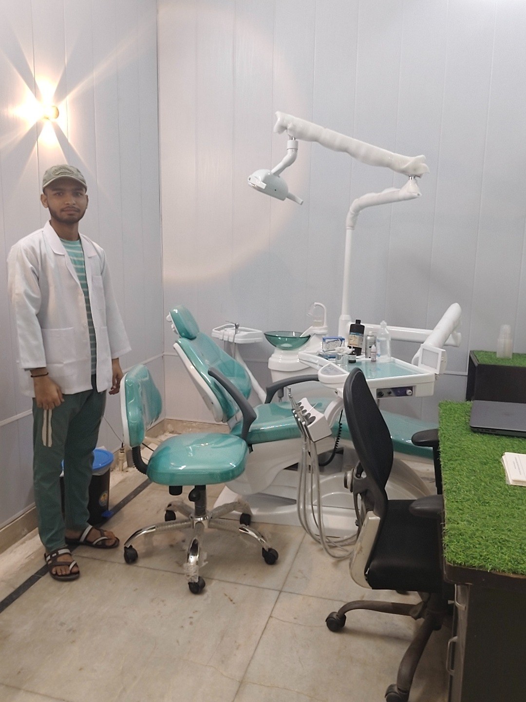 Dental clinic chair